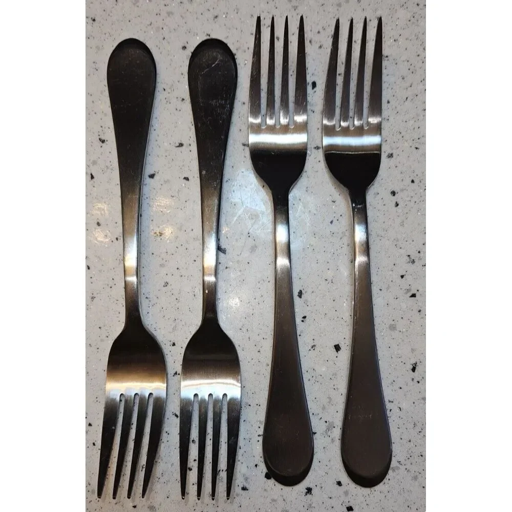 Oneida ICARUS Glossy Set of 4 Dinner Forks Stainless Flatware 8